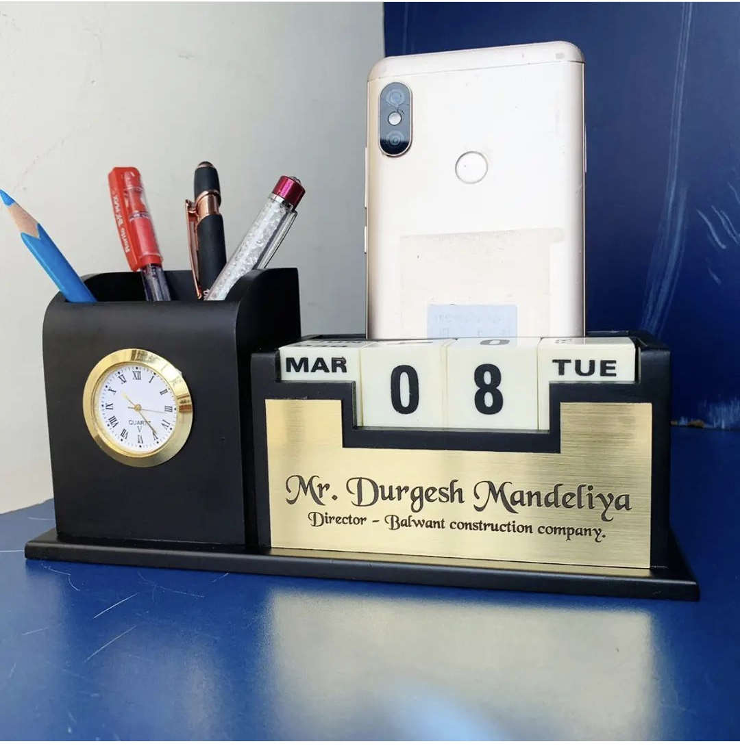 Personalized Desk Pen Stand